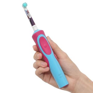 Bàn chải điện trẻ em Oral-B Vitality D12 Stages Power Frozen