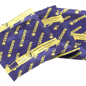 Bao cao su Okamoto Crown siêu mỏng 52mm hộp 3 cái