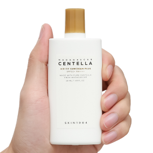 Kem chống nắng Skin1004 Madagascar Centella Air-Fit Suncream Plus làm dịu làn da tuýp 50ml