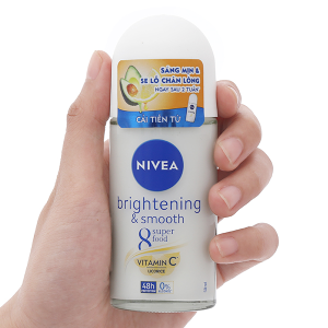 Lăn khử mùi Nivea Brightening & Smooth Vitamin C se khít lỗ chân lông chai 50ml