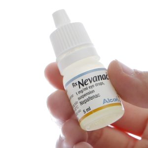 Hỗn dịch nhỏ mắt Nevanac 1 mg/ml trị viêm và đau mắt sau phẫu thuật chai 5ml