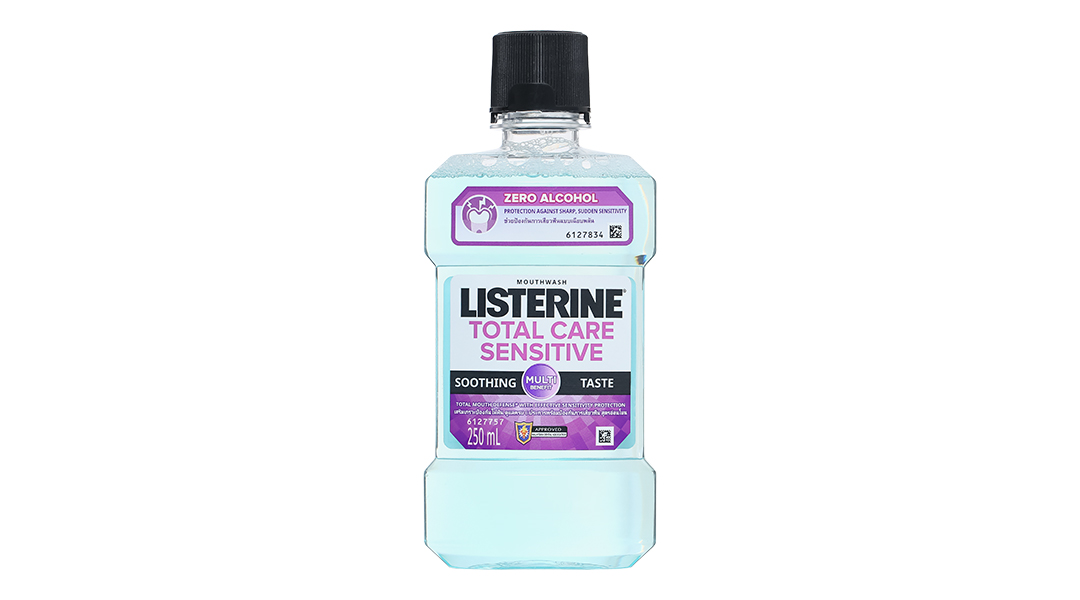 Nước súc miệng Listerine Total Care Sensitive hơi thở thơm mát chai 250ml