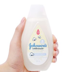 Tắm gội toàn thân cho bé Johnson's Baby mềm mại như bông chai 200ml